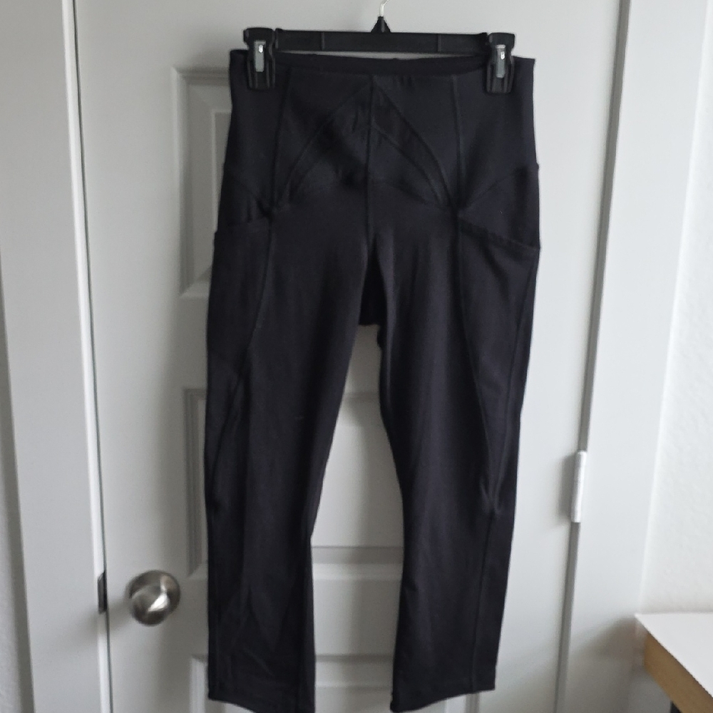 Lululemon Black High-Waist Active Crop Leggings Medium G214